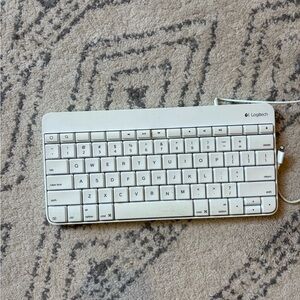 Logitech Wired Keyboard for iPad with Lightning Connector – White